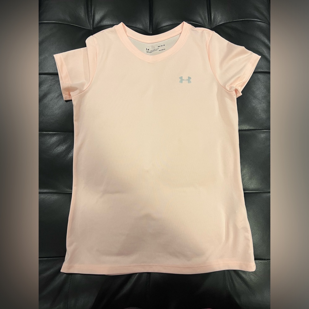 Pink underarmour shirt women’s medium